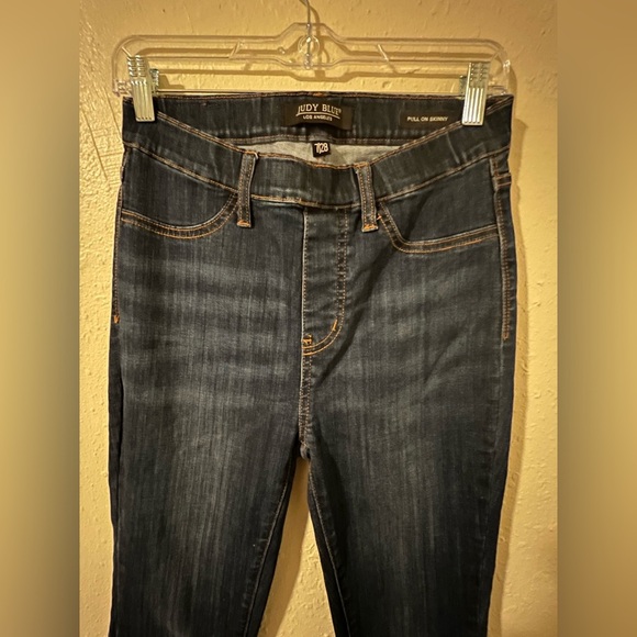 Judy Blue HIGH RISE PULL ON SKINNY - Picture 5 of 9